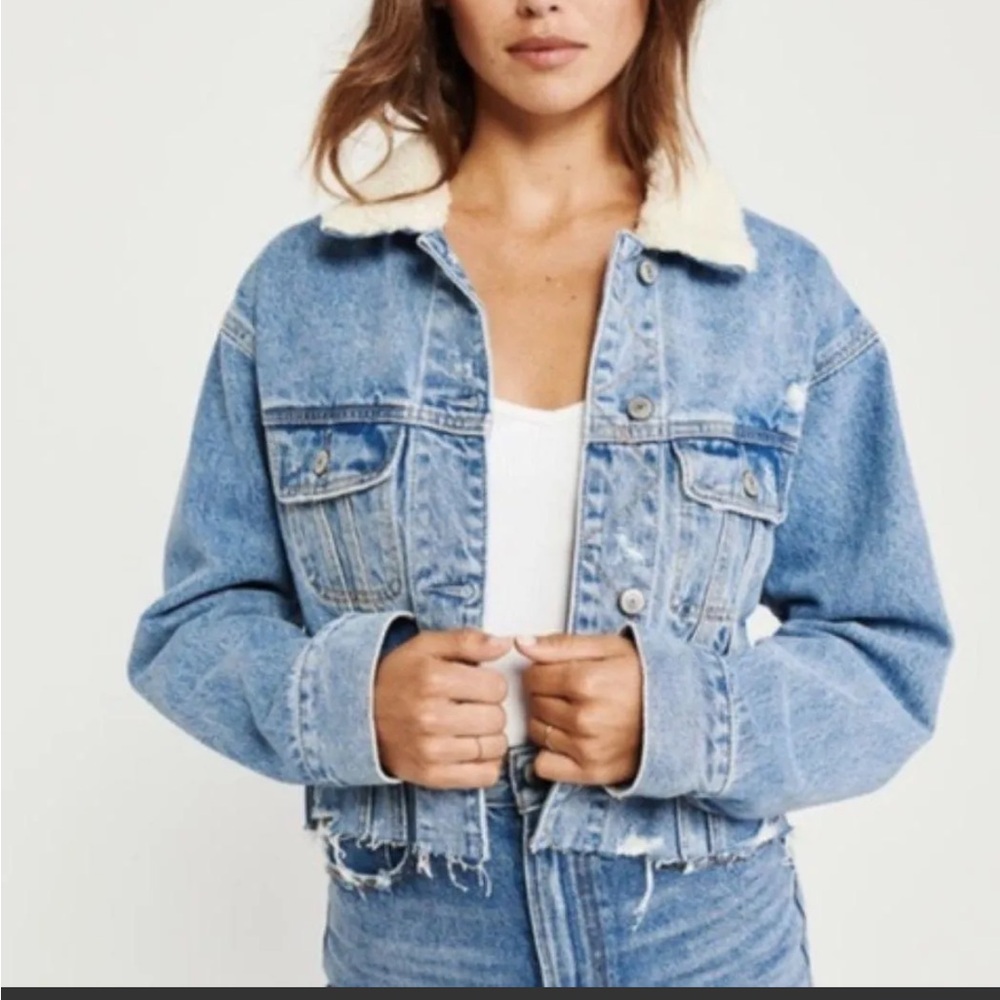 Abercrombie & Fitch Cropped Jean Trucker Jacket